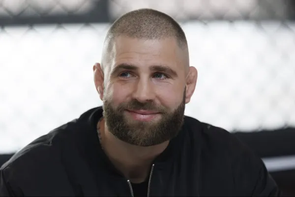 Procházky není nikdy dost: UFC, rappeři i bojovníci gratulují samurajovi z Hostěradic