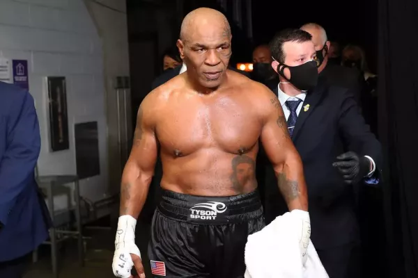 Raději zemřu v ringu než v nemocnici, říká legendární Tyson před trhákem