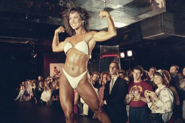 Robustní rozdíl za téměř 50 let. Když ženy zvedají železo