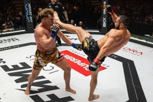 Rozjetý Muradov získal další titul. Soupeř byl o 20 kilo těžší