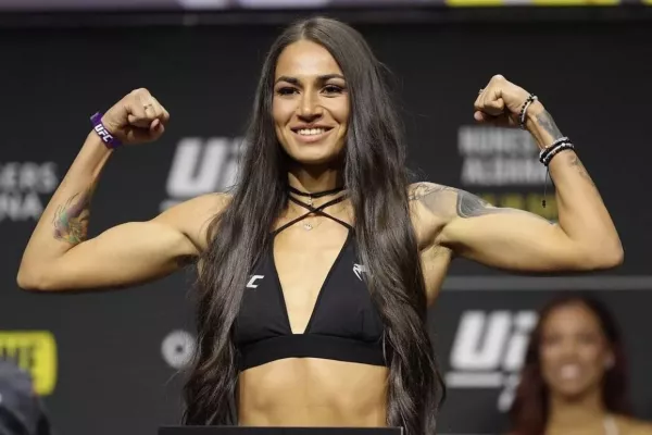 Rumunská princezna z UFC chce pomstít porážku a přeseknout nepříznivou sérii