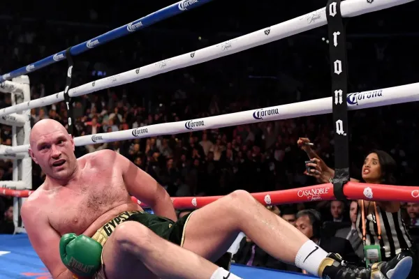 Rus vyhrožuje Furymu. Pošlu tě zpátky do důchodu, tentokrát doopravdy