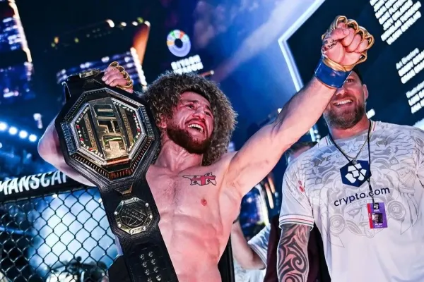 Šampion překvapil. Rád by v UFC bojoval ještě v padesáti