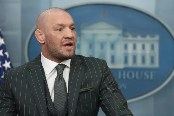 Šéf UFC zapochyboval o návratu McGregora. Conor reaguj