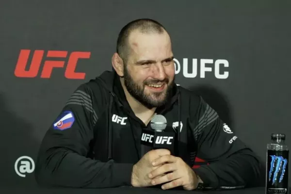 Setkání s Tysonem, poté demolice v UFC. Slovenský obr jede na vítězné vlně