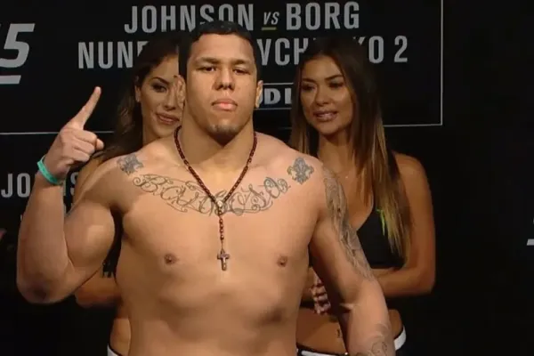 Síla obrů v Oktagonu. Přichází ten, který poznal i sílu šampiona UFC