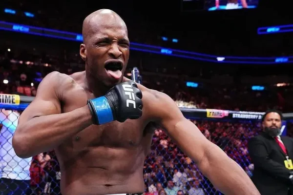 Skolil soupeře jednou ranou. Showman z UFC opět bavil