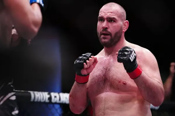 Slovenského hromotluka čeká boj o přežití. V UFC mu teče do bot
