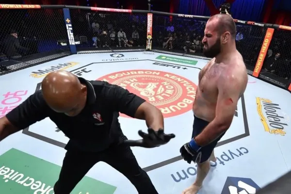Slovenský hromotluk jde do boje v UFC. Čeká na něj šampion z Brazílie