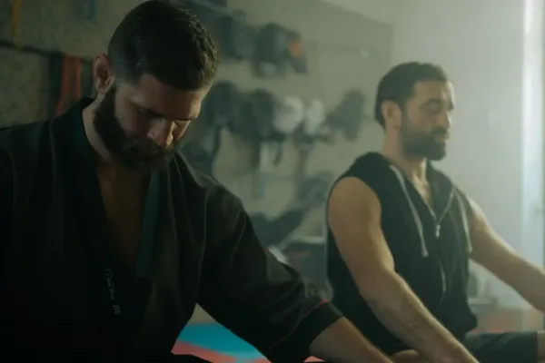 Soupiska hvězd ve filmu Bojovník je kompletní. Nechybí Procházka, Vémola i Kozma