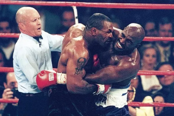 Svět boxu truchlí, zemřel legendární rozhodčí, který dohlížel i na bitvu Tysona s Holyfieldem