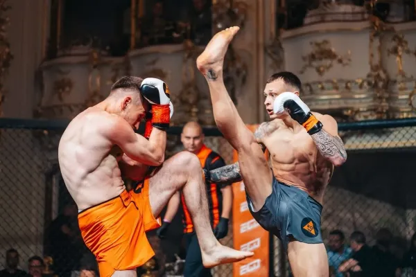Světová jména v Praze, největší pyramida v Česku i korunovace v boxu bez rukavic