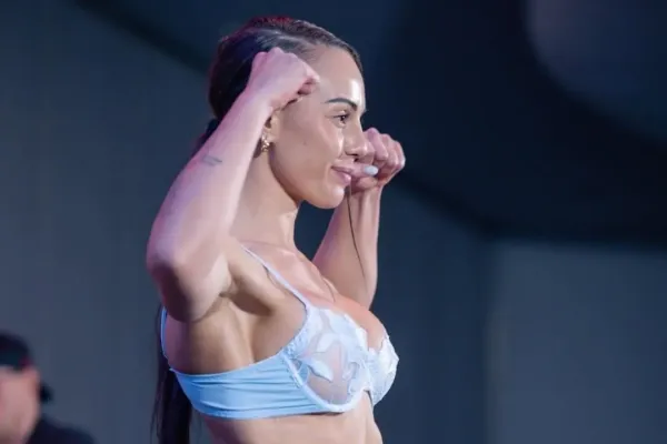 Světová šampionka si řekla o pozornost. A to se nyní ani nemusela svlékat