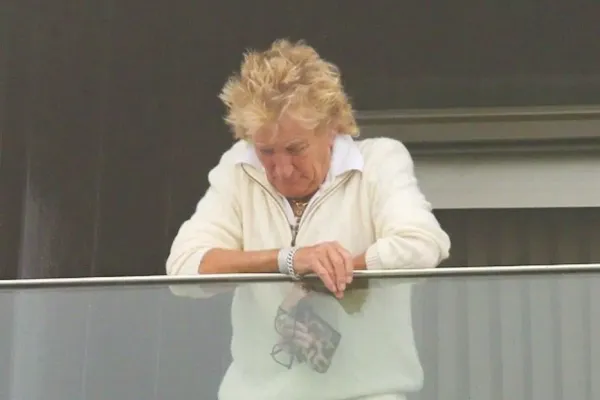 Syn slavného zpěváka dostal při debutu velkou nakládačku. KO za 13 sekund