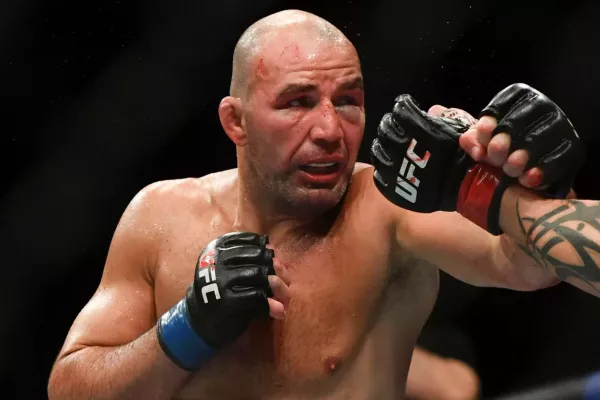 Teixeira si dal sparing s Pereirou. Glovere, musíš se vrátit, řekl poté šampion UFC