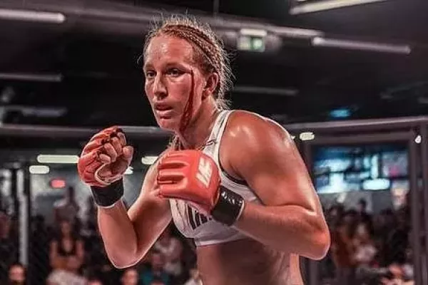 Těžká dřina! Česká zápasnice kráčí za životním vrcholem. Na cestě zanevře i na svůj intimní rituál