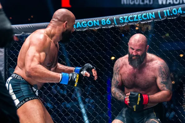 Těžké váhy se v Oktagonu utrhly, bolavé KO. Náhradník kývl na zápas v sobotu