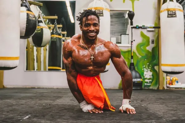 Těžkou váhu z UFC čeká netypický boj, utká se s beznohým soupeřem