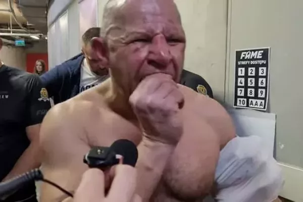 To je řízek! 52letý MMA zápasník naskočil do souboje za syna a pokousal soupeře
