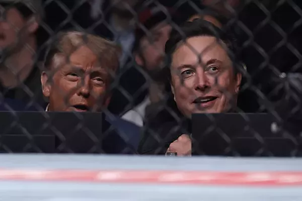 Trumpův večer s MMA: milují ho. Musk u boku, ovace a vděčnost zápasníků