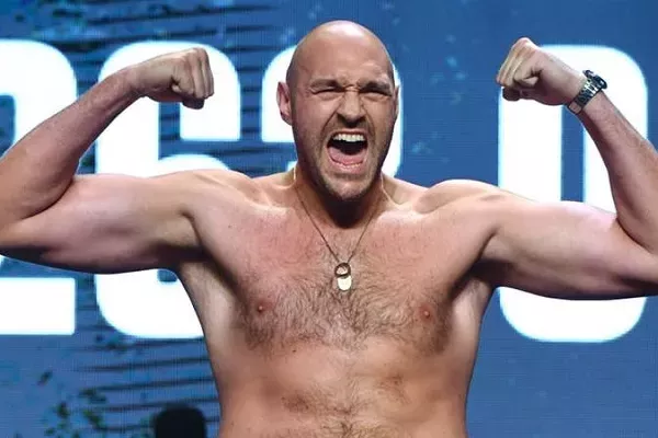 Tyson Fury reaguje na vítězství Francise Ngannoua na UFC 270: Jestli chceš vydělat skutečné peníze, přijď za mnou!