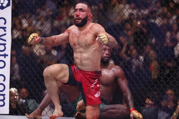 UFC 310 hlásí obrovskou ztrátu. Šampion ukázal, co ho vyřadilo z boj