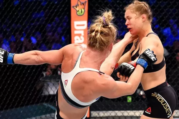 UFC opouští bojovnice, která zničila kariéru královny legendárním kopem