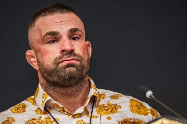 Unikají informace, kde je lékařské tajemství? divil se Vémola a prozradil, jak dlouho bude mít zafixovanou čelist