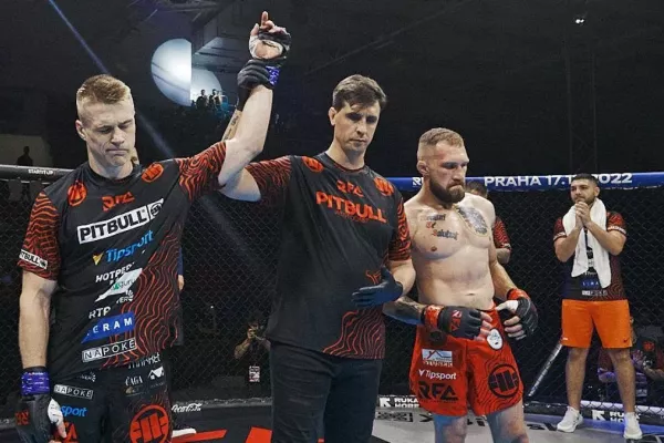 V Ostravě se urodila senzace! Bývalý bojovník UFC s krví zalitým obličejem padl