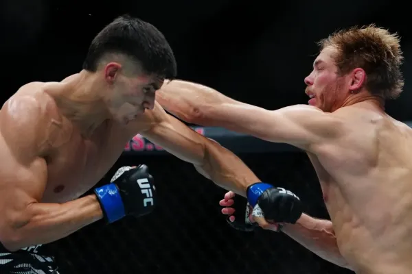 Válečník z Oktagonu se skvěle uvedl v UFC. Američana sestřelil hned v prvním ko
