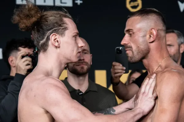 Velké napětí. Influencer provokoval, před debutem schytal facku