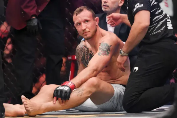 Vémolovi před lety zlomil ruku, nyní však podruhé za sebou tvrdě pad