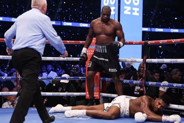 Video: To byl výprask! Anthony Joshua schytal tvrdé KO a těžká váha má novou hvězdu