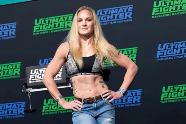 Vítám všechny. Královna UFC se nebrání historické trilogii