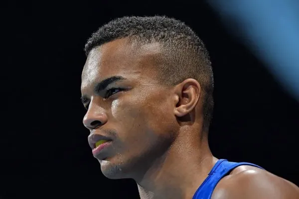 Výhra českého boxera na MS. Teď na Souquessu čeká v Liverpoolu Japonec