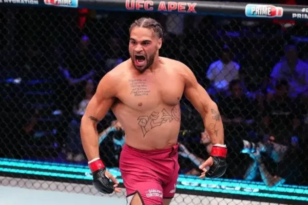 Vyprášil mu kožich. Nový a malý obr v těžké váze UFC
