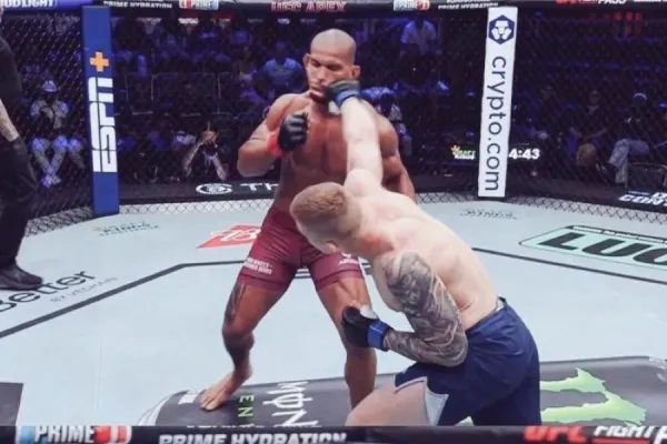 Za 20 sekund bylo hotovo. Outsider z Polska v UFC překvapil