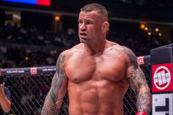 Za Karlosem budu stát, vzkazuje Muradov. Vémolovi vyjádřil podporu i další parťák