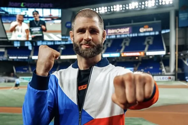 Za oponu boje o titul UFC. Procházka a povinnosti, které musí zažít před bitvou