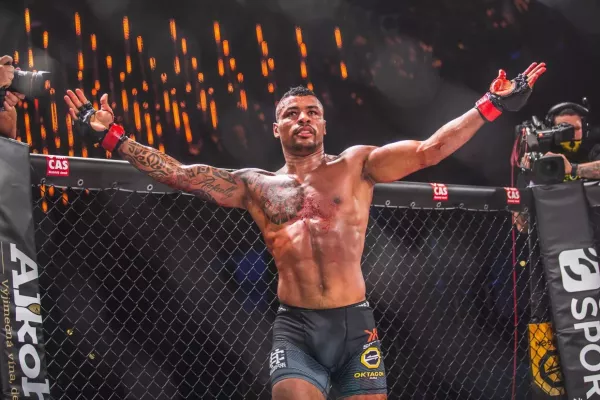 Žádný dealer, vybral si MMA. Řezník z Anglie proti brazilskému katovi v Oktagonu