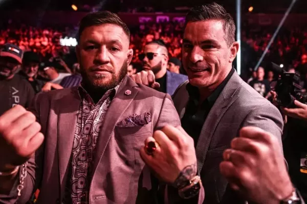 Zaměstnanec roku. Boxer z BKFC si nechal na záda vytetovat McGregora a promotéra Feldmana