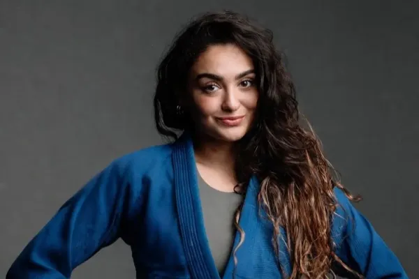 Zápasnice se toho nebála. Svlékla se do bikin a šla se potápět