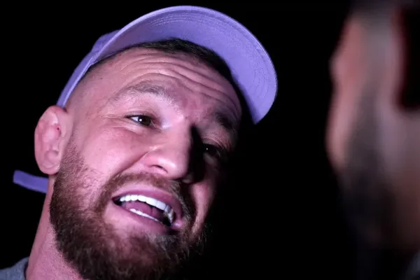 Zbabělý McGregor přede mnou utíká, postěžoval si populární štípač, který nedávno navštívil Procházku