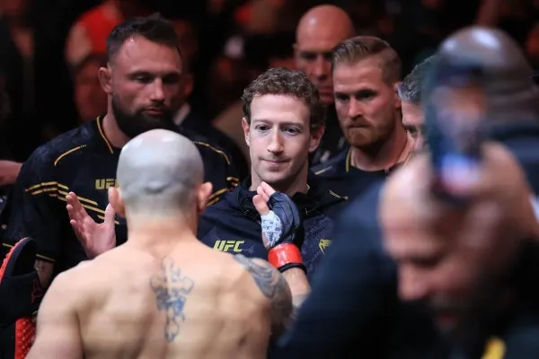 Zuckerberg trénoval s hvězdou UFC. Vedl si skvěle, dostal i facku